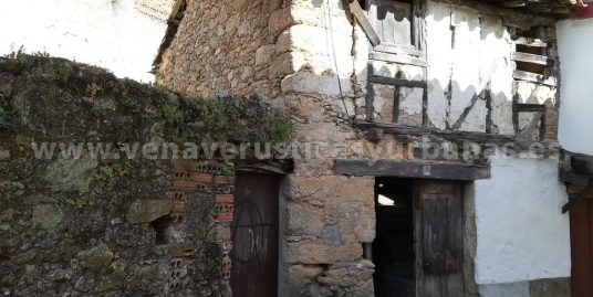 VIEJA CUADRA CON PATIO