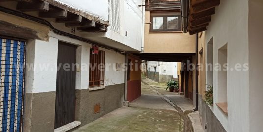 CASITA  EN CALLE TRANQUILA