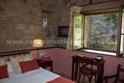 34-Dormitorio-matrimonio-apto-colcha-granate W_result