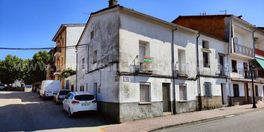 CON PATIO EN EL CERRO